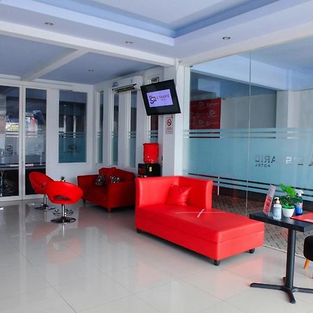 D'Shario Hotel Kepanjen Malang Exterior photo